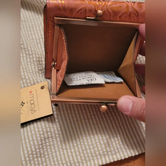 Patricia Nash New Wallet - Picture 10 of 10